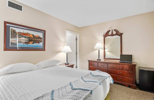 North East Hôtel | Top Floor Standard Suite Bay View