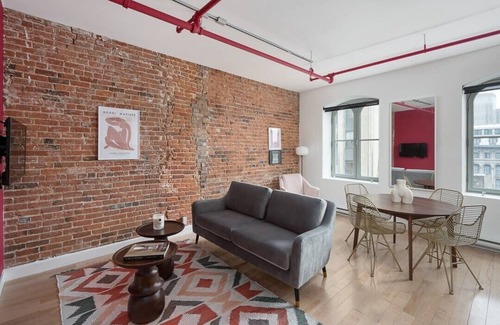 Old Montreal Appartement | Top floor unit - Walking all over the Old Port