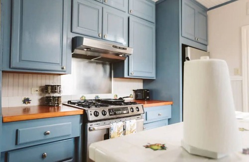 Monte Vista Appartement | Top Level duplex blocks from UIW/Trinity & Zoo