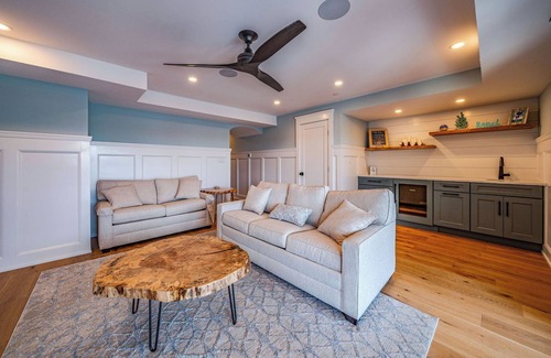 North End Copropriété | Top Level Luxury BeachFront on Boardwalk, Roof Deck, Pool & Elevator! 6BR/7BA!