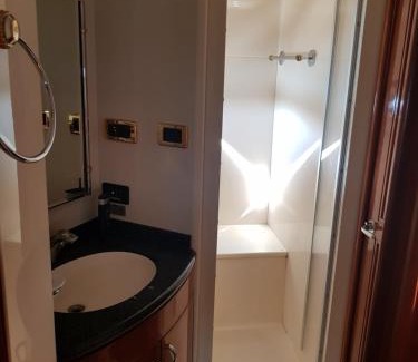 Eilat Location De Bateaux | Top Luxury Exclusive Fully air conditioned 3bdr Yacht