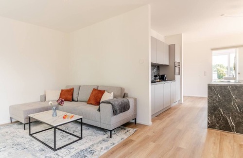 Rheindahlen-Land Appartement | Appartement en attiq-Suite-Salle de bain privée séparée-Balcon