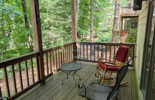Nellysford Copropriété | Top of Mountain 2 BR Condo, Short Walk to Highlands Ski Lift and Scenic Views