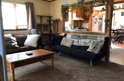 Waterloo Maison | Top of the Fingerlakes, relaxing retreat.
