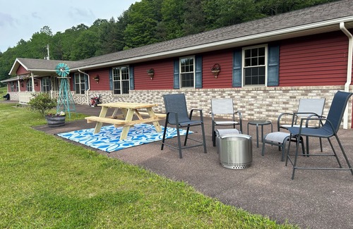 Meyersdale Maison | Top of the GAP guesthouse on the Eastern Continental Divide.
