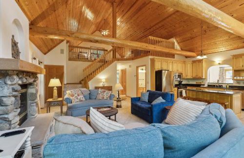 Fish Creek Maison | Top of the Hill Cabin by Simple Life Rental