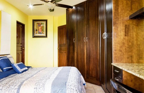 Coco Sunset Hills Appartement | TOP ON THE HILL OCEAN VIEW CONDO, PERSONALLY OWNED