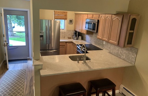 Vail Maison | Creekside Gem dans un cadre magnifique boisé. Bus Vail gratuit, bain à remous, W / D, WiFi ++