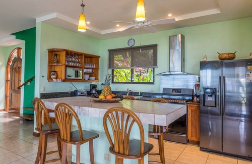 Manuel Antonio Villa | Exclusive Luxury Estate w / UNMATCHED OCEAN VIEWS, le plus proche de Manuel Ant. Ntl Park