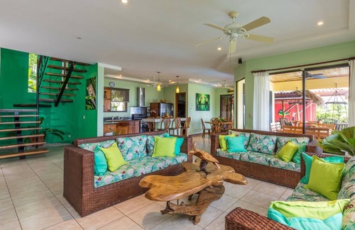 Manuel Antonio Villa | Exclusive Luxury Estate w / UNMATCHED OCEAN VIEWS, le plus proche de Manuel Ant. Ntl Park