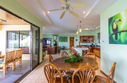 Manuel Antonio Villa | Exclusive Luxury Estate w / UNMATCHED OCEAN VIEWS, le plus proche de Manuel Ant. Ntl Park