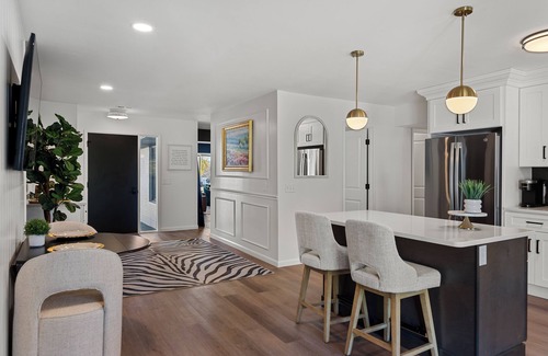 Petersburg Maison | Top-Rated Premier 3-Bedroom Spotless & Charming Home