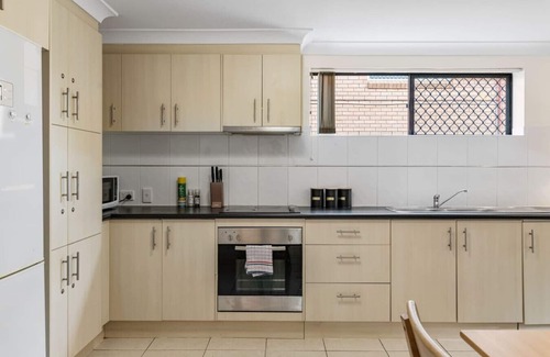 Robertson Maison | Top Value | Dual-Living Sleep 15 | Great Location