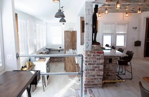 Dundee-Happy Hollow Historic District Maison | TOP ZOO Host for over 10 years! Clean and Cozy-amazing beds.
