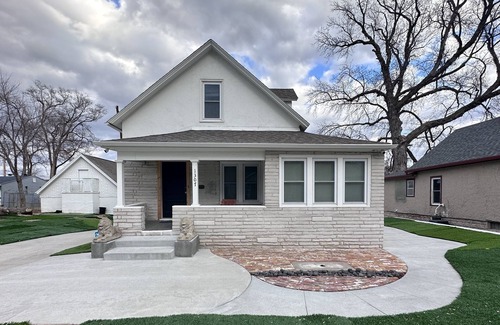 Dundee-Happy Hollow Historic District Maison | TOP ZOO Host for over 10 years! Clean and Cozy-amazing beds.