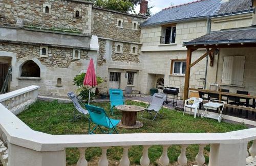 Fontevraud-l'Abbaye Maison | Topette, a tantôt.