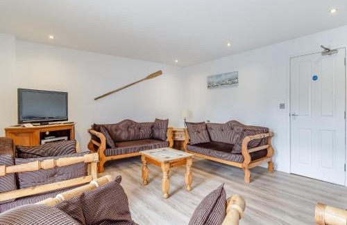 Hoveton Maison | Topsail-18150