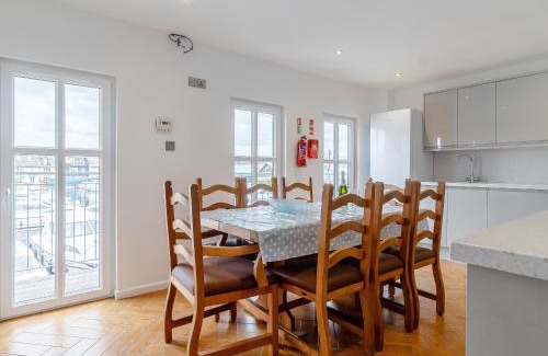 Hoveton Maison | Topsail-18150