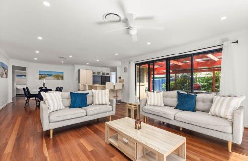 St. Georges Basin Maison | Topsy Turvey by Experience Jervis Bay