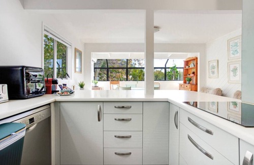Torbay Maison | Torbay Sun Drenched Villa near Local Beaches