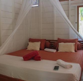 Pulau Masokut Cabine | Toro Simalatcat - Private all inclusive, Accom, Food, 2x daily surf trips, guide, barrels