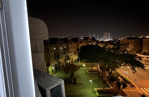 Ashdod Appartement | דירת דופלקס מהממת באשדוד בעלת 4 חדרי שינה וסלון הכוללת 4 מיטות זוגיות