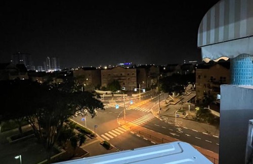 Ashdod Appartement | דירת דופלקס מהממת באשדוד בעלת 4 חדרי שינה וסלון הכוללת 4 מיטות זוגיות