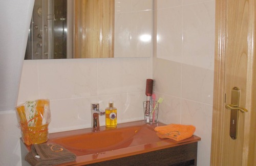 Celorico de Basto Lit Et Petit-Déjeuner | Torre da Quinta da Prelada con baño, terraza privada y piscina.