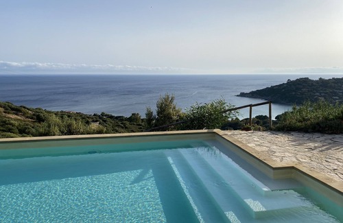 Villaggio delle Mimose Villa | A recently mordernised villa with panoramic stunning sea views.