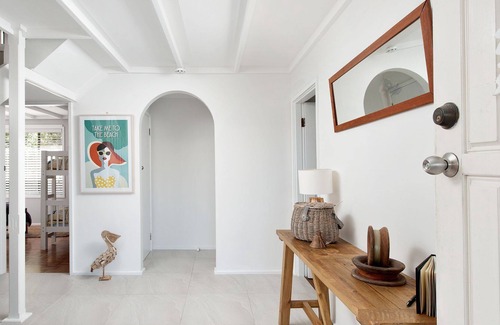 Salamander Bay Maison | Tosari @ Salamander Bay - Pet friendly, family friendly holiday home -metres to the waters edge.