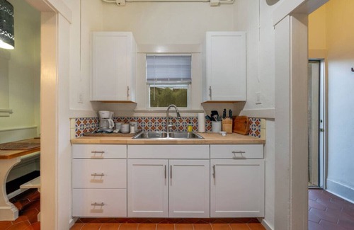 West University Maison | Total of 2 BR 2 BA / Your Own Duplex / Near U of A