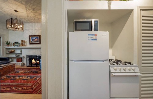 West University Maison | Total of 2 BR 2 BA / Your Own Duplex / Near U of A