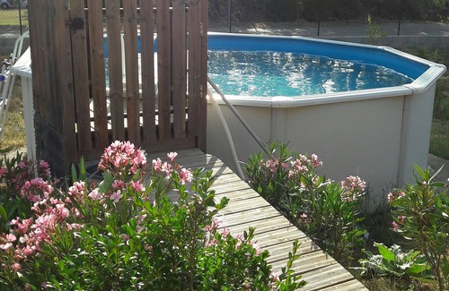Brouzet-les-Ales Maison | Maison familiale 3 étoiles totalement indépendante avec piscine dans un parc.