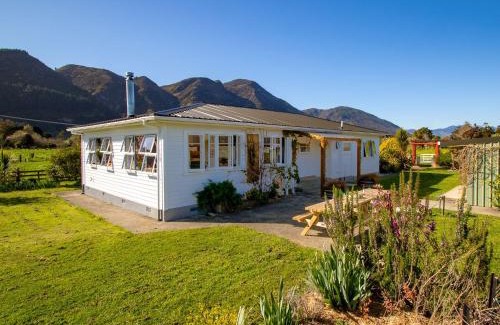 Takaka Maison | Totara Glen