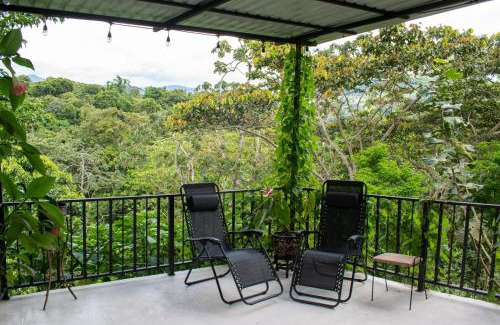 Arenal Hôtel | Toucan Lane