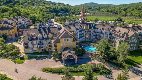 Mont-Tremblant Pedestrian Village Hôtel | Tour des Voyageurs