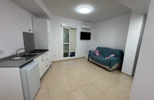 Dos Hermanas Appartement | TourismCasa