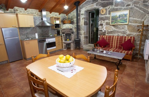Ponte Caldelas Cottage | Chalet touristique Pontecaldelas, Pontevedra, jardin de 700 m2 avec barbecue,