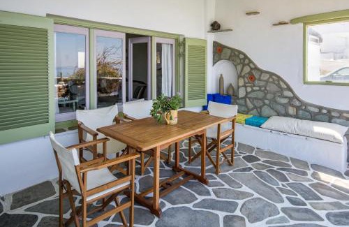 Tourlos Maison | Tourlos Beachfront House in Mykonos