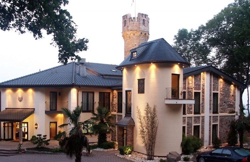 Johannisberg Maison | Tower room - Castle & Guesthouse by Schwarzenstein