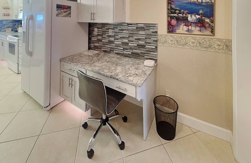 Ponce Inlet Copropriété | Beachfront Condo with Patio Dining, Ocean Access, Pool + Gym