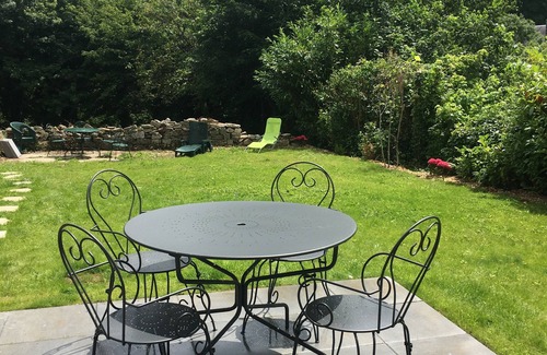 Huelgoat Maison | Maison centre ville calme terrasse jardin