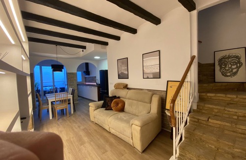 L'Hospitalet de Llobregat Maison | Townhouse 20 minutes from the center of Barcelona