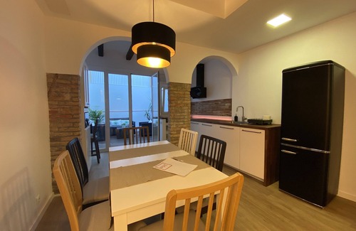 L'Hospitalet de Llobregat Maison | Townhouse 20 minutes from the center of Barcelona