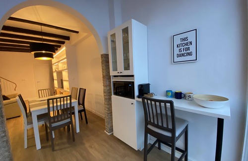 L'Hospitalet de Llobregat Maison | Townhouse 20 minutes from the center of Barcelona