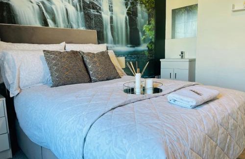 Newbridge Maison | Town guest house
