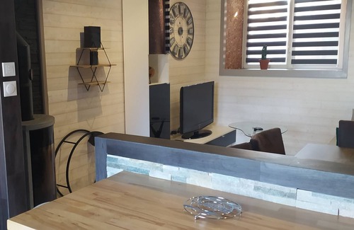 Montours Maison | TOWN HOUSE WITHOUT EXTERIOR