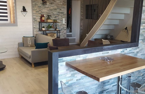 Montours Maison | TOWN HOUSE WITHOUT EXTERIOR