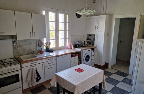 Meschers-sur-Gironde Maison | Maison Spacieuse 140 m2 avec Jardin Arboré et Piscine, à Proximité de la Plage