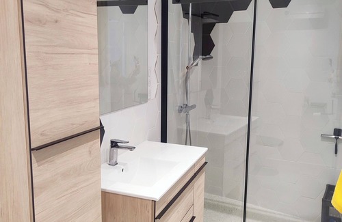 La Pradelle Maison | Housing on the outskirts of town, quick freeway access